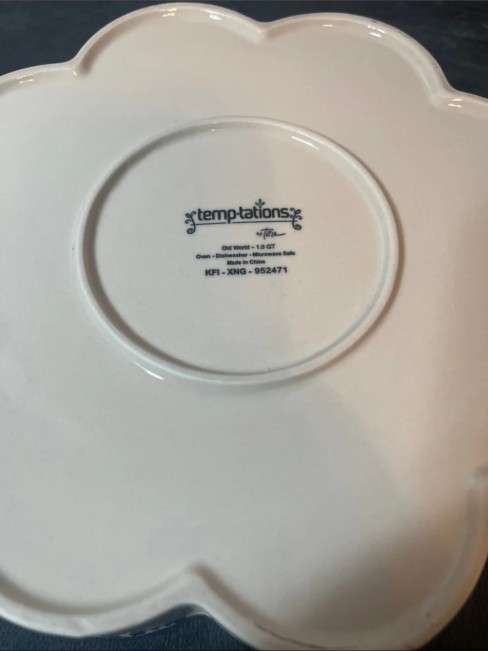 Temp-tations Temptations Scalloped Bowl OLD WORLD dish cookware 1.5 quart